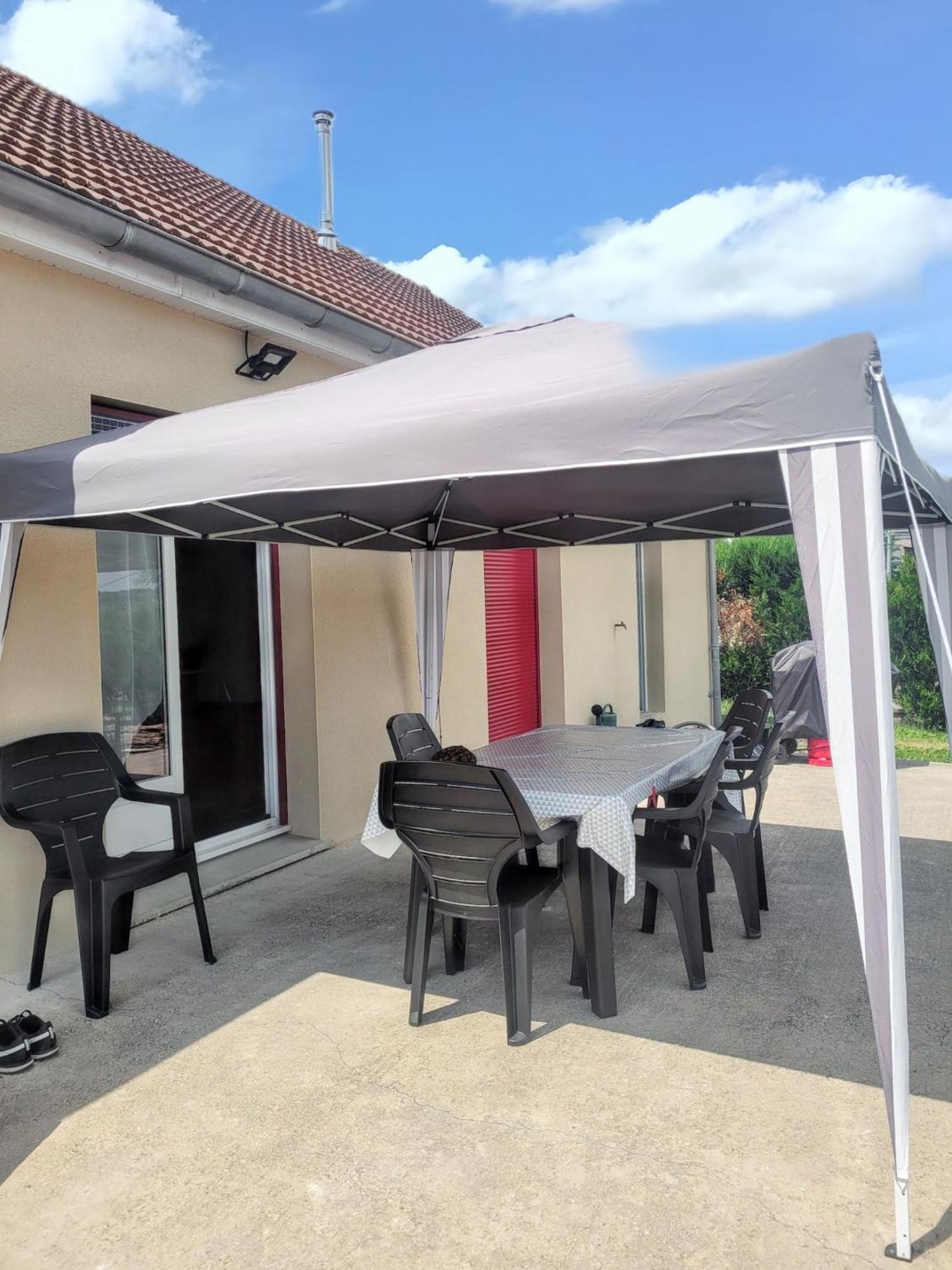 Maison Chaleureuse A Sully Avec Vue Sur La Montagne מראה חיצוני תמונה